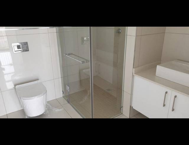 4 BEDROOM TOWNHOUSE FOR SALE IN IZINGA ESTATE